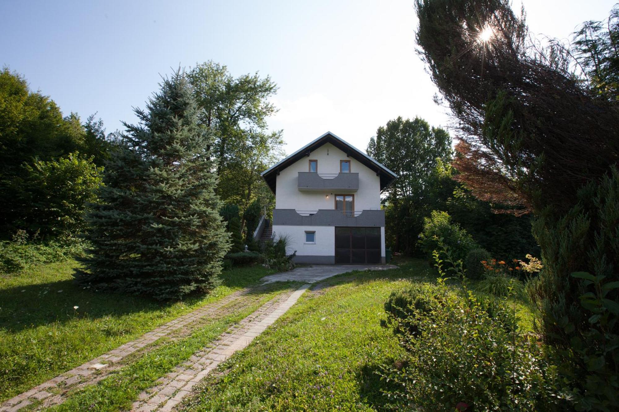 Holiday Home Tin Огулин Экстерьер фото